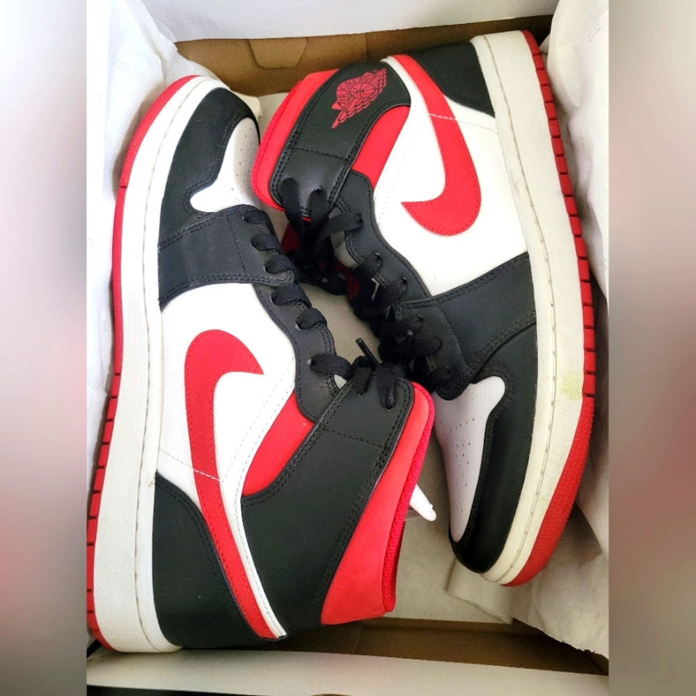 Jordan 1 Mid